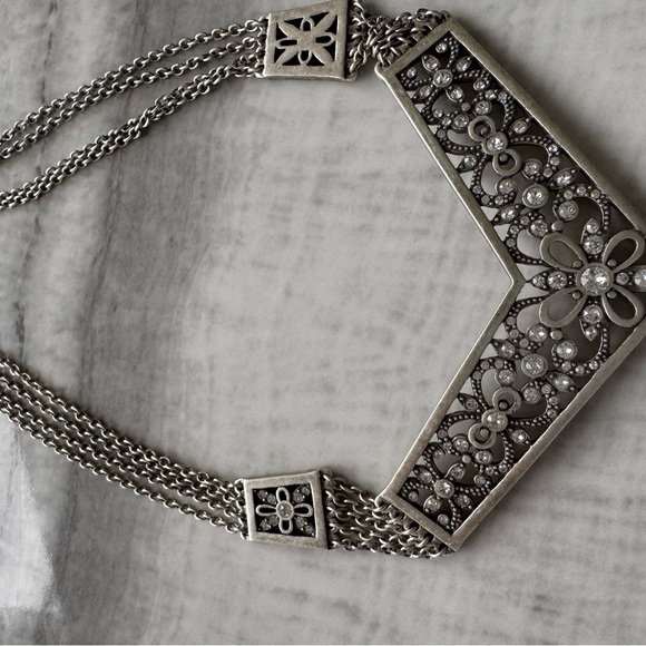 Rare Touchstone Crystal by Swarovski Silver V-Shape Choker
Necklace 17" - Picture 6 of 14